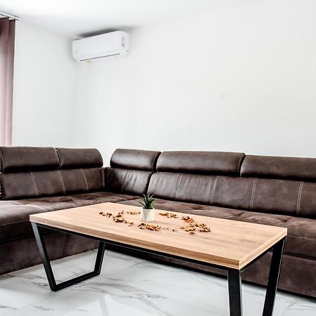 Luxury Villa M&B توزلا المظهر الخارجي الصورة