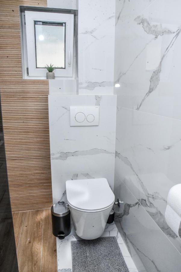 Luxury Villa M&B توزلا المظهر الخارجي الصورة