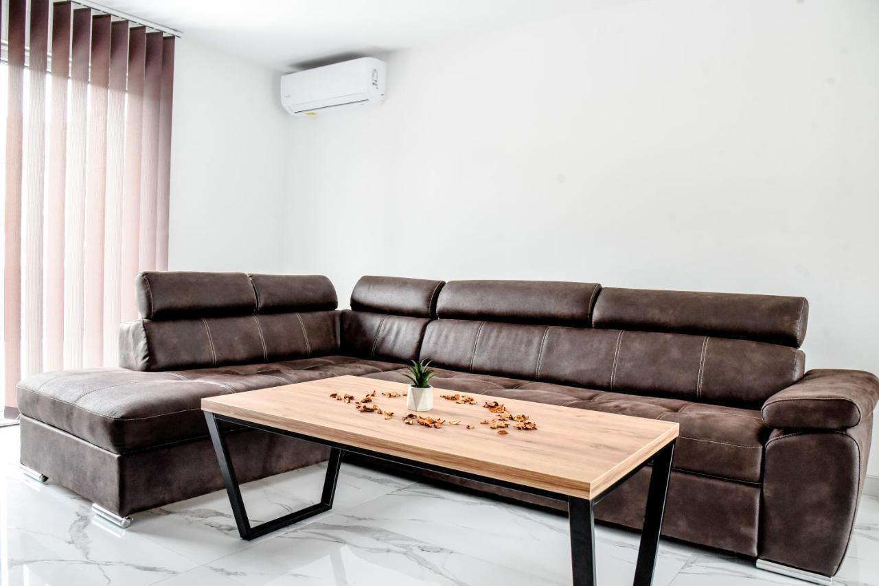 Luxury Villa M&B توزلا المظهر الخارجي الصورة