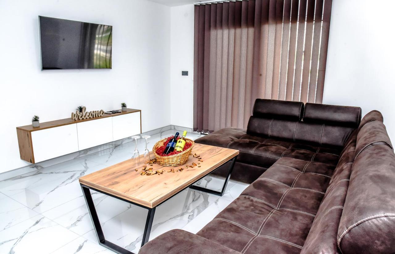 Luxury Villa M&B توزلا المظهر الخارجي الصورة